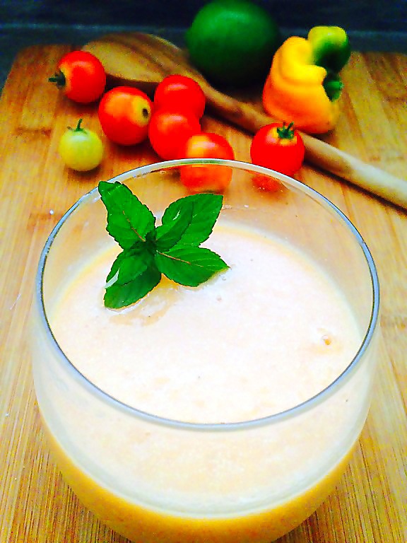 Raw Vegan Creamy Cantaloupe Smoothie Recipe - Raw at 50